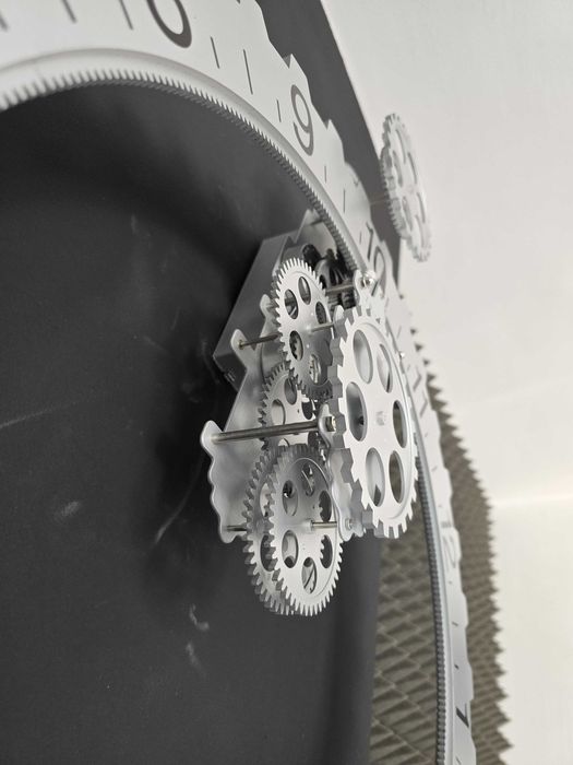 Cichy nietykający zegar ścienny Elegancki Invotis