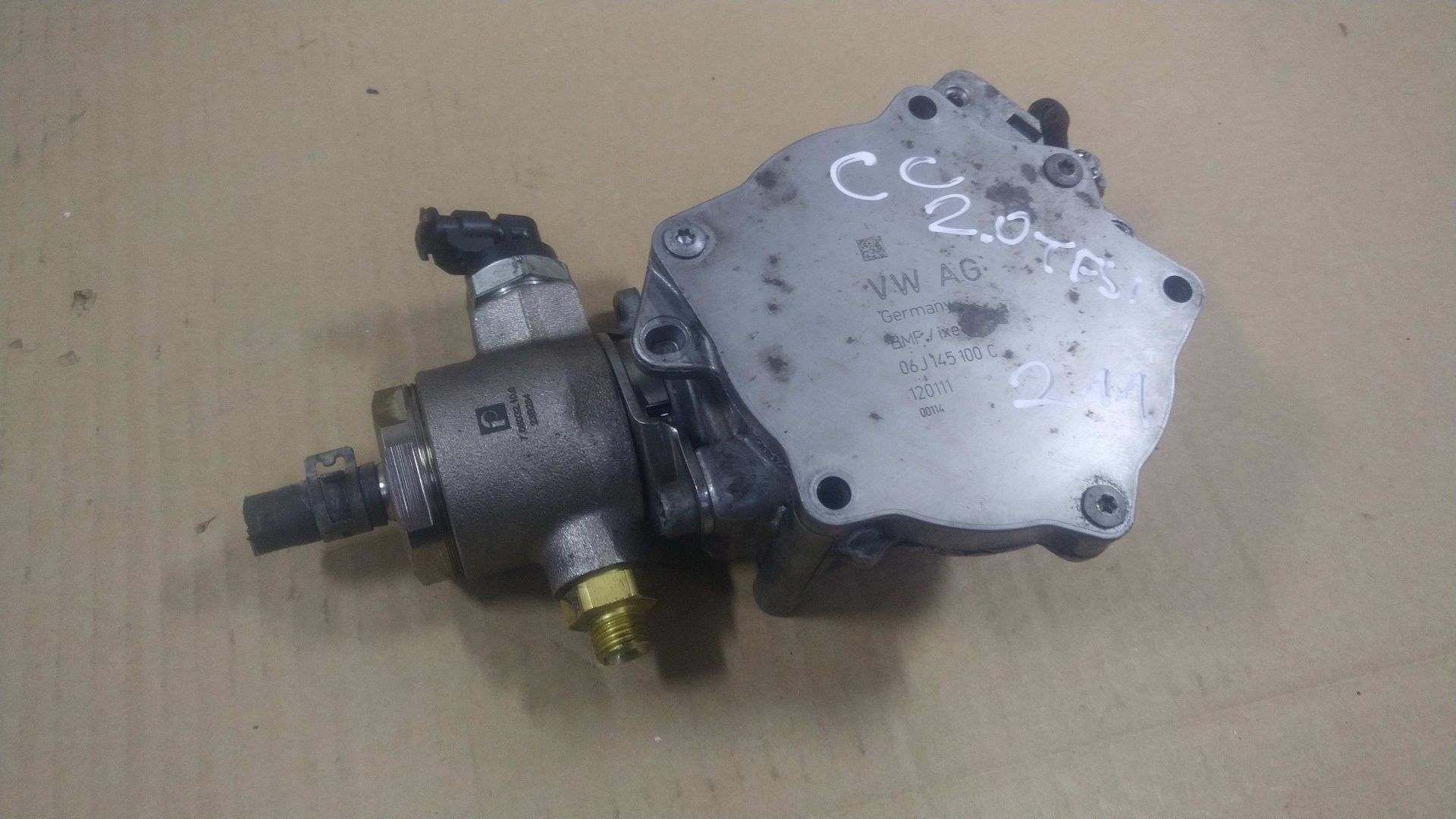 / Passat B6 CC B7 pompa paliwa vacum pompa 2.0 Tfsi 211