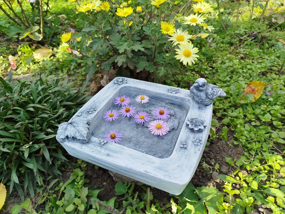 Садовые поилки, купальни, кормушки для птиц