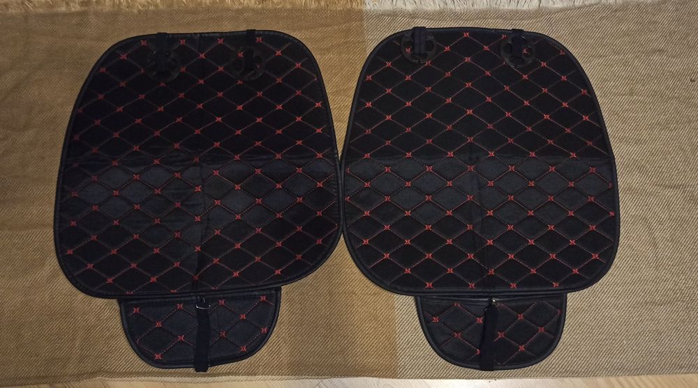 Pokrowce na krzesła samochodowe 4 sztuki. Rozmiar 47x47 cm.Cena za 4s