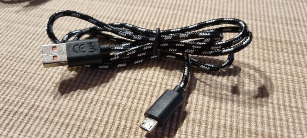 Kable do telefonu plus ładowarka