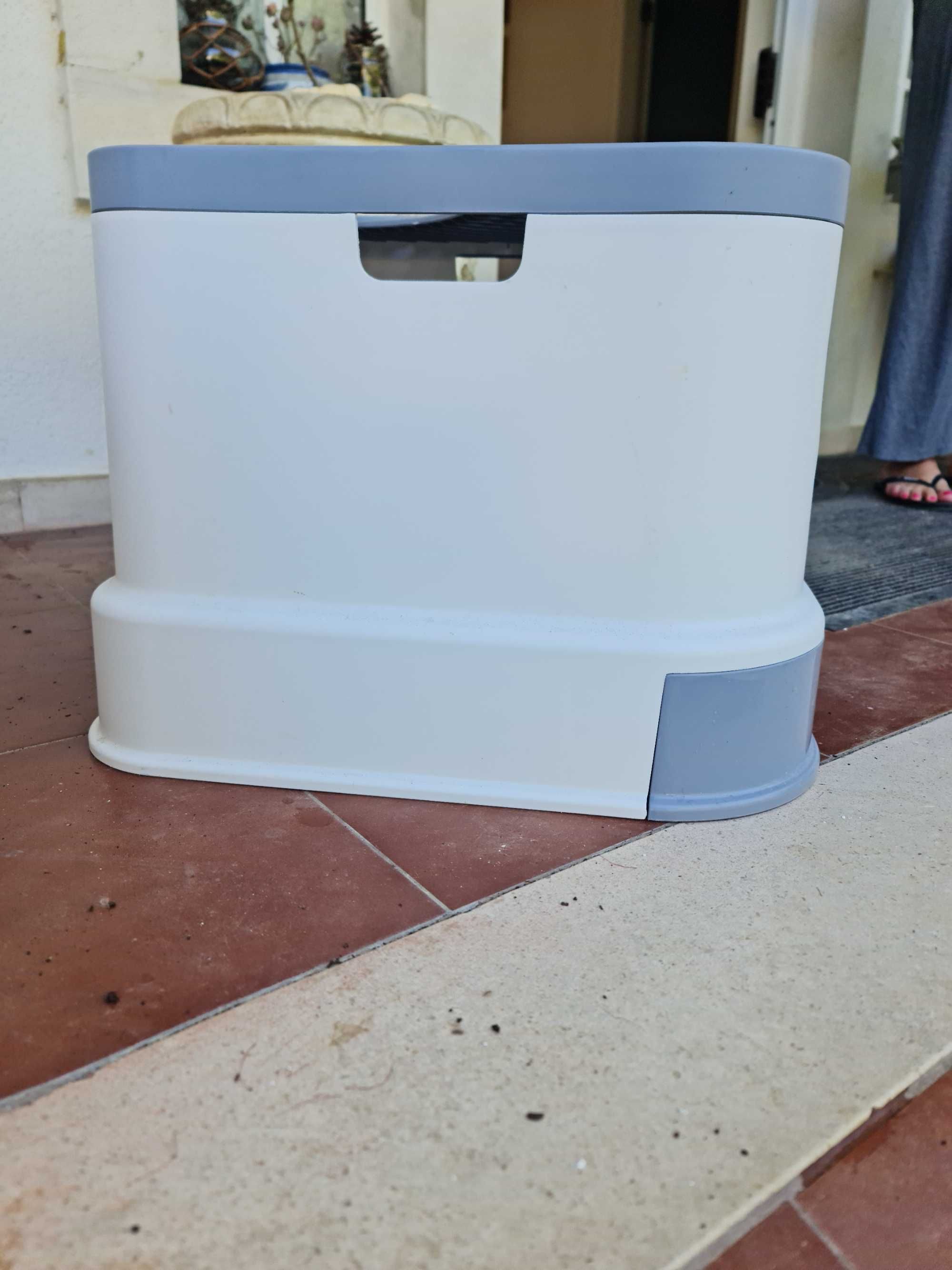 Casa de banho para gato