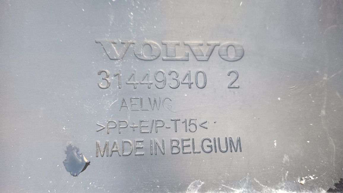Avental lip parachoques Volvo xc40 de 2018