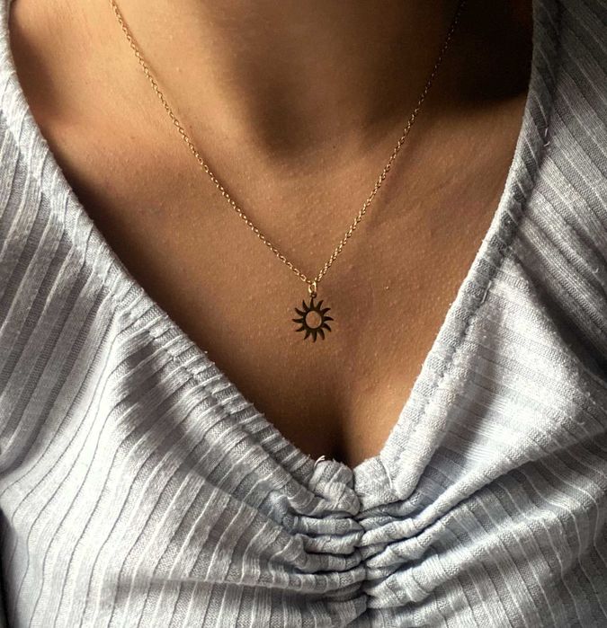 Złoty naszyjnik wisiorek łańcuszek słońce stal