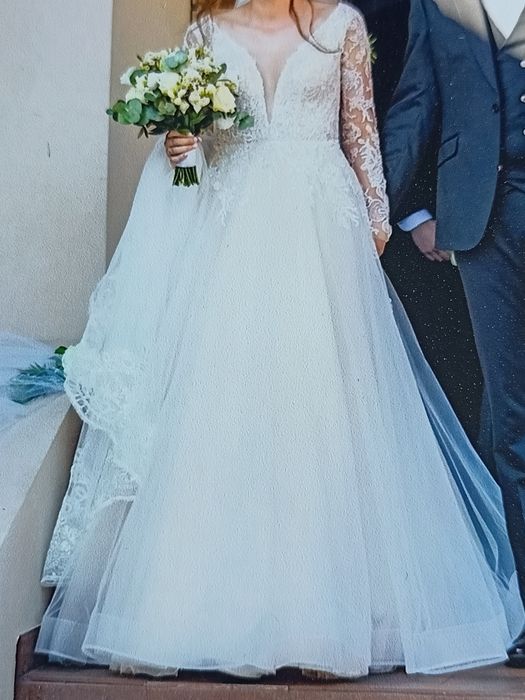 Przepiękna suknia ślubna  roz. M/176 z trenem, + welon  długi i krótki