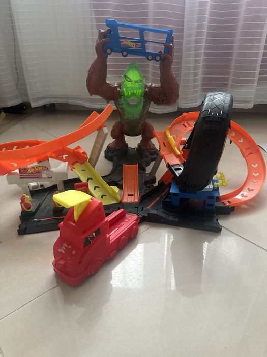 Hot Wheels City zestaw Goryl Toksyczny Atak GTT94