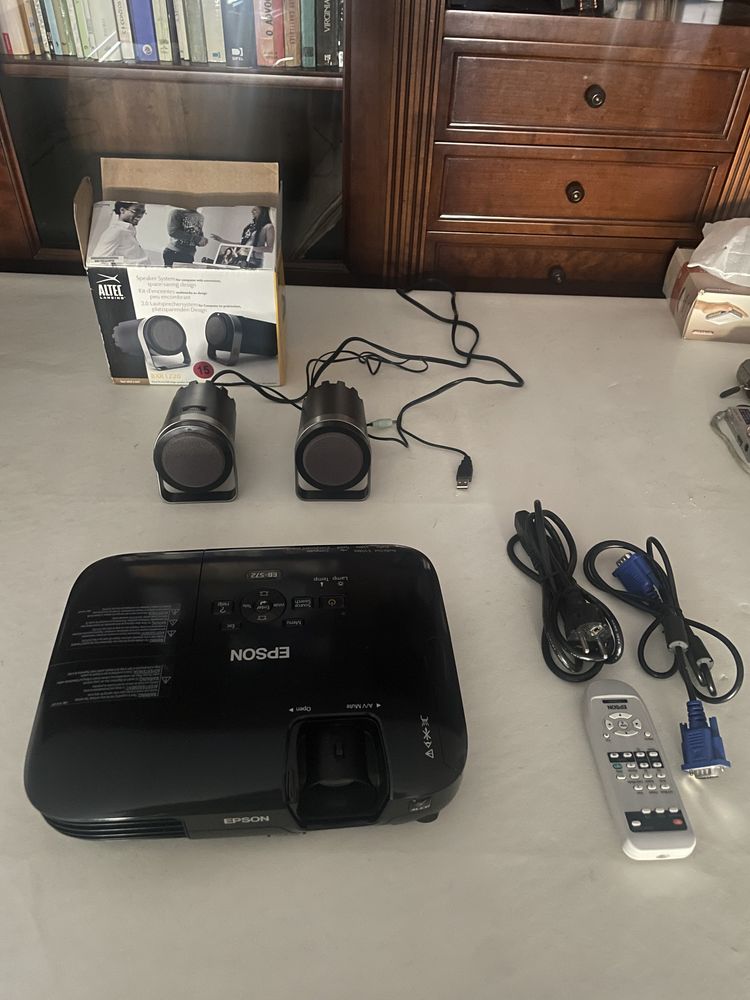 Projetor epson eb-s72, colunas incluidas
