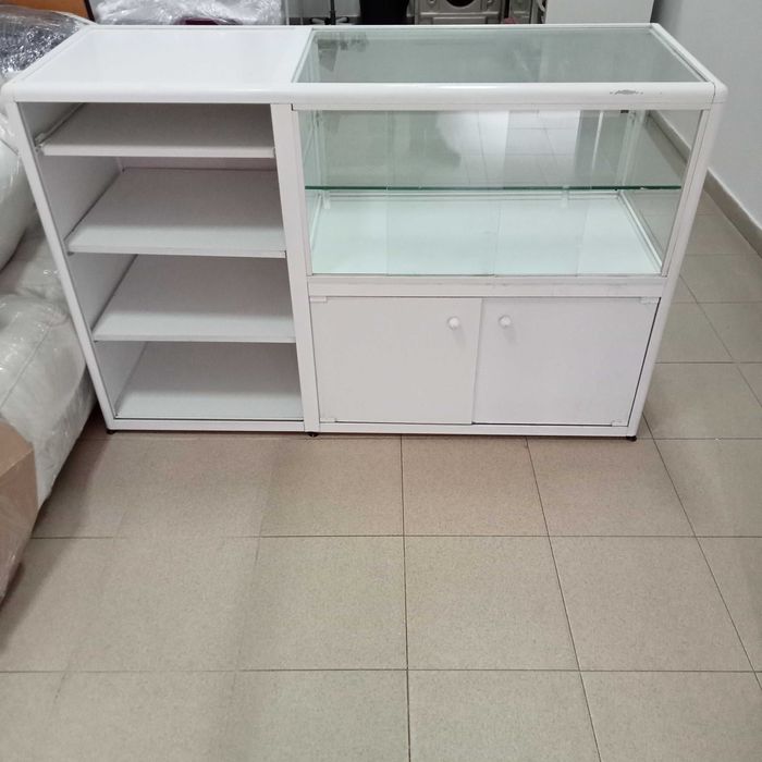 Balcão vitrine em mu