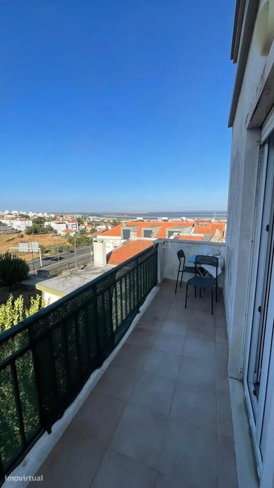 Apartamento T2 com Vista Panorâmica em Loures, Lisboa
