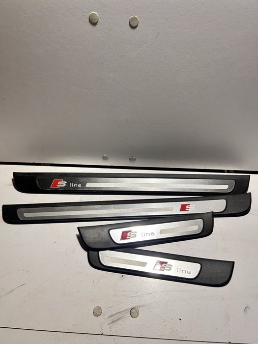 LISTWY PROGOWE S-LINE LISTWY DRZWI Audi A4 B8