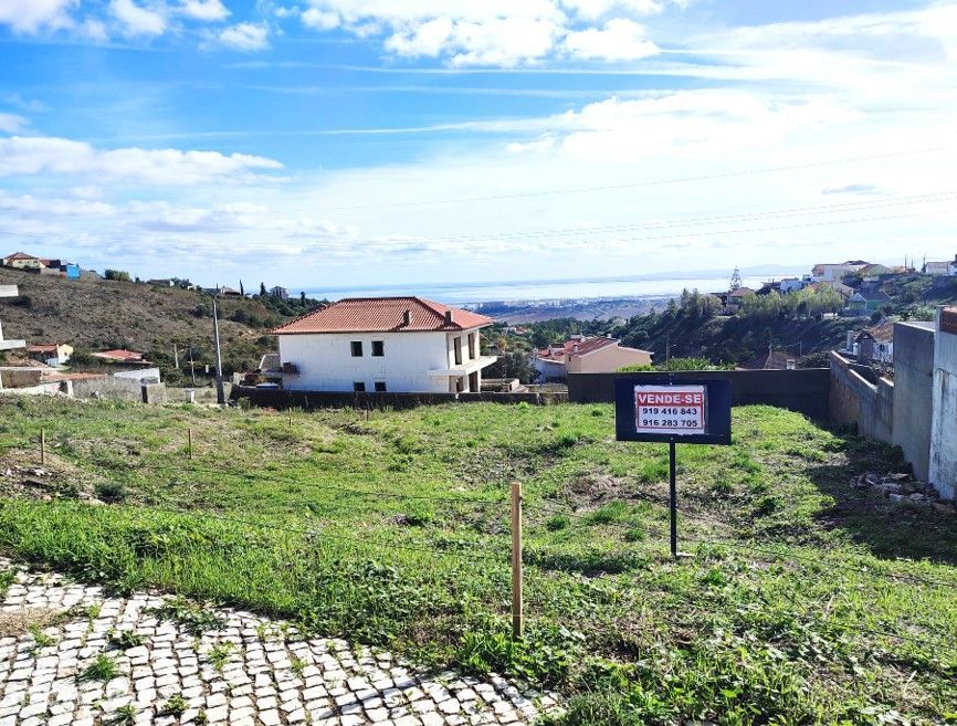 Terreno Urbano com Vista sobre o Rio Tejo – Fonte Santa, Vialonga