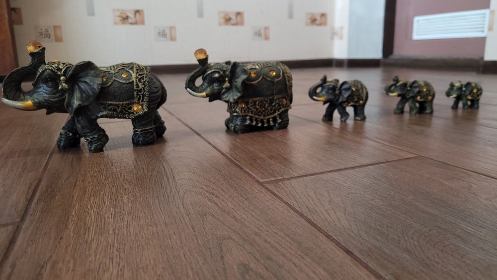 Набір фігурок слоників