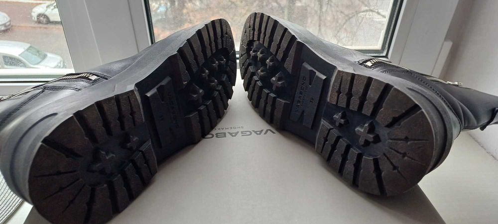 Зимові чобітки жіночі 39 розміру