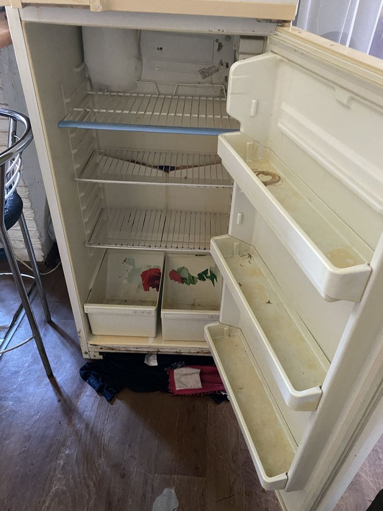 Холодильник Atlant (в рабочем состоянии)