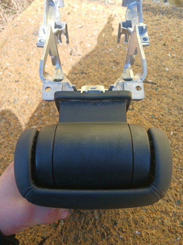 Подлокотник Audi Q3 2021