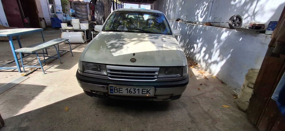 Опель вектра А 2.0 литра бензин