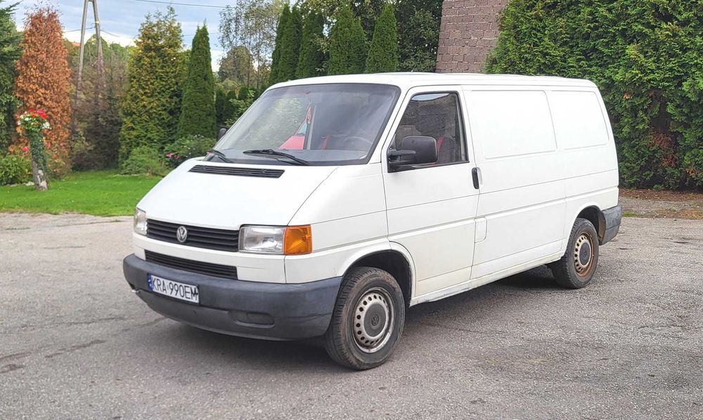 Volkswagen Transporter T4 1,9 TD ma moc niski przebieg