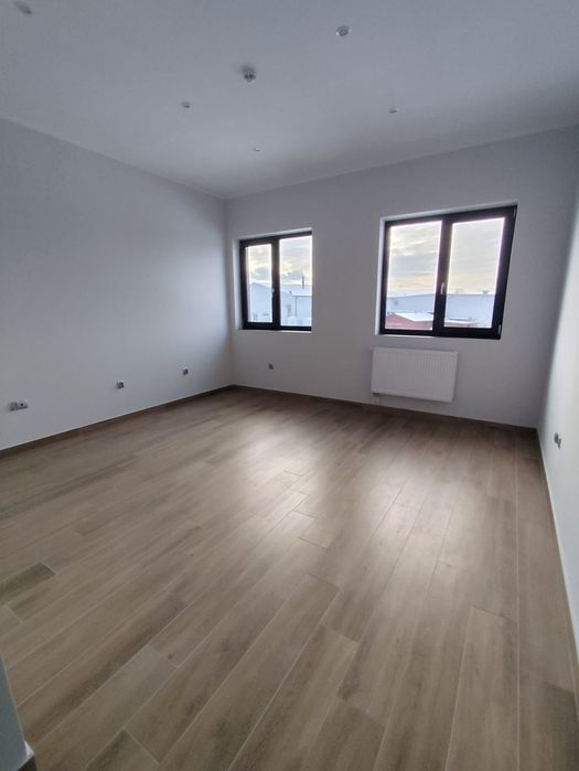 WYNAJMĘ hala z biurami  Nowa Gadka /Ksawerów