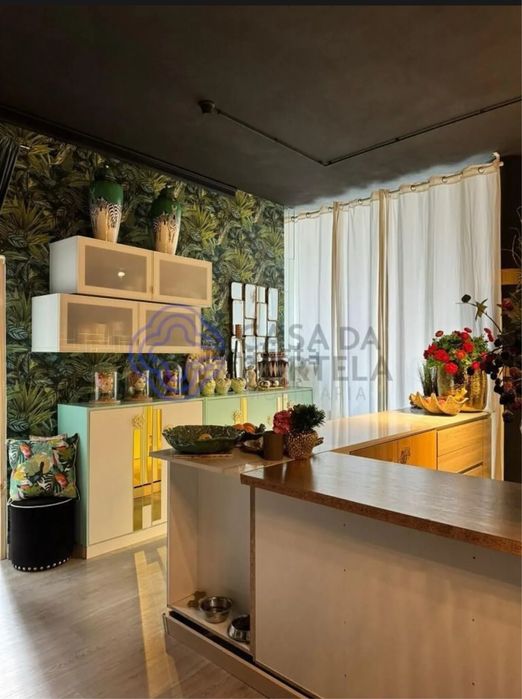Casa ou loja? Aqui tens os dois num só espaço!