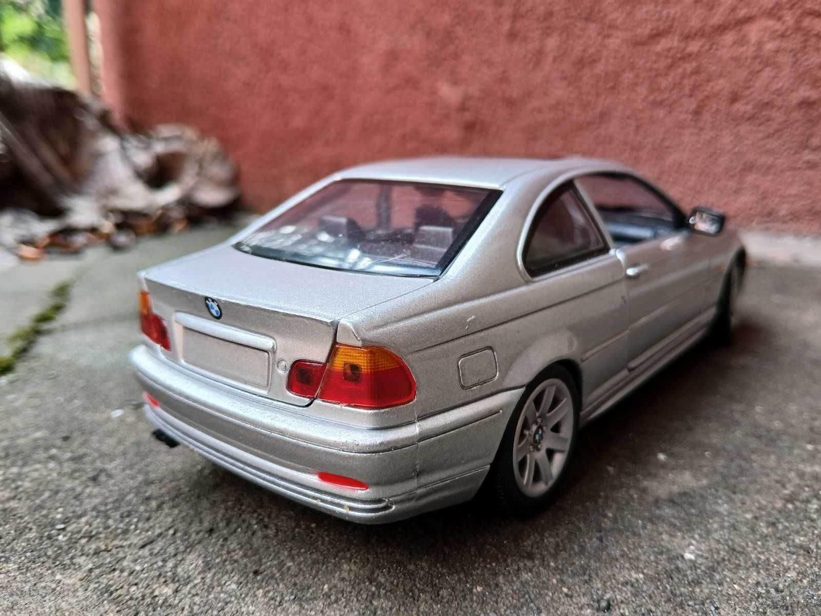 BMW 328Ci E46 Coupe 1:24 Motormax srebrna model samochodu