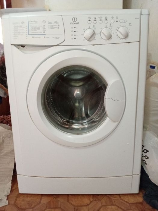 Вживана пральна машина Indesit WISL 83