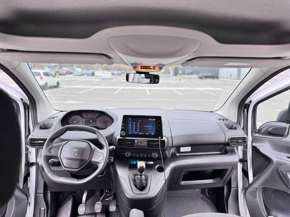 Peugeot Partner 2023 Crewcab 1.5 BlueHDi MT (100 к.с.) L2  •  Base