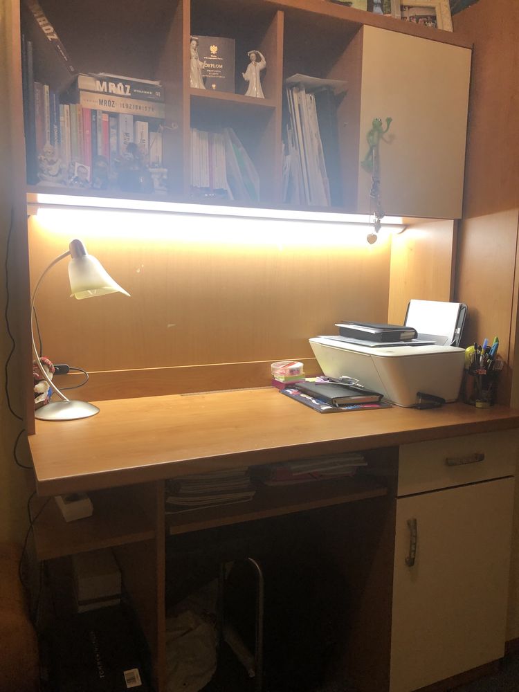 Duże biurko podświetlone z nadstawką drukarka gratis .