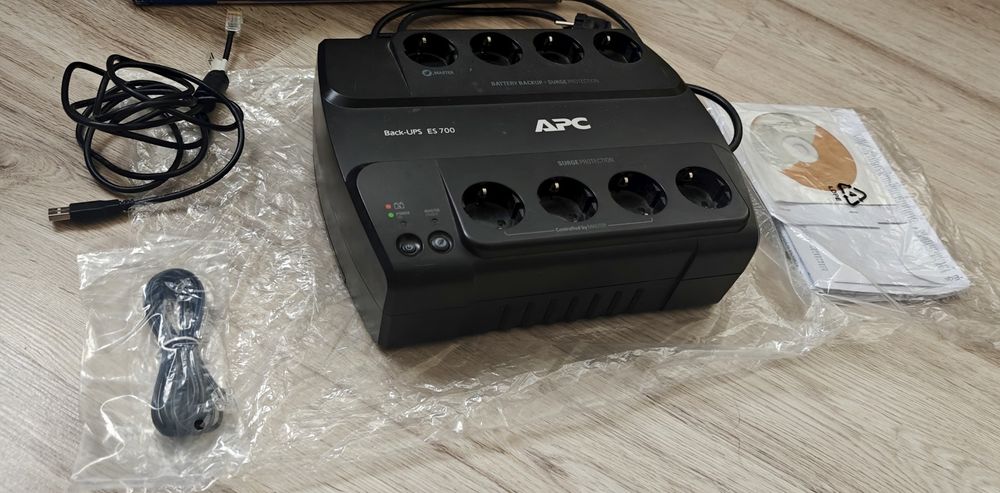 ДБЖ APC Back-UPS ES 700VA (be700g-rs)