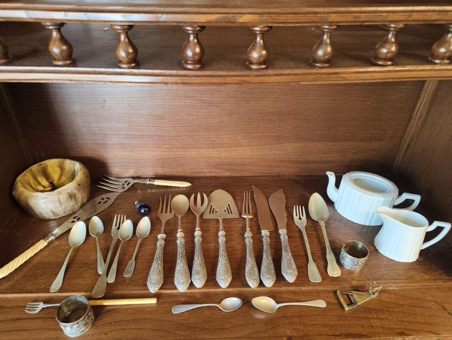 Conjunto de talheres antigos