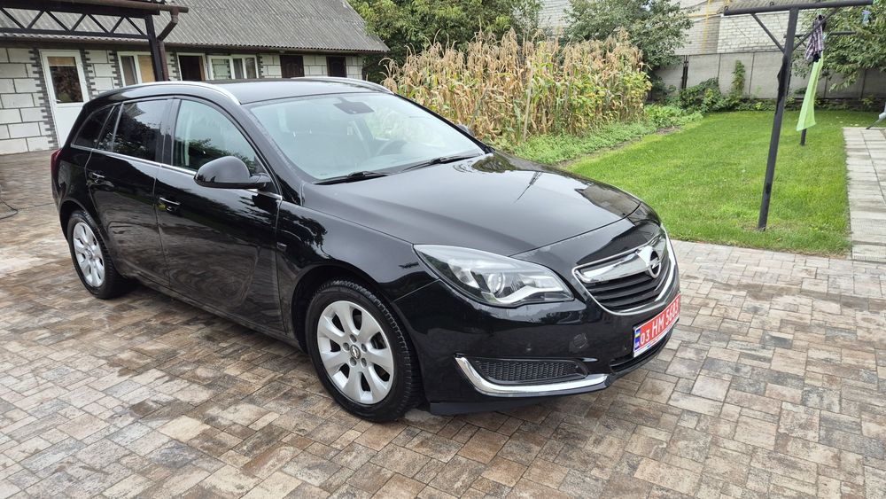 Свіжопригнана Opel insignia 2018рік автомат,дизель.