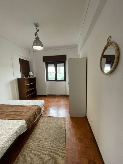 Quarto Individual ou casal Venda Nova Amadora