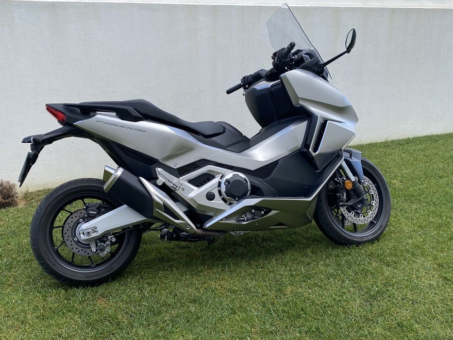 Honda Forza 750 com 4000km