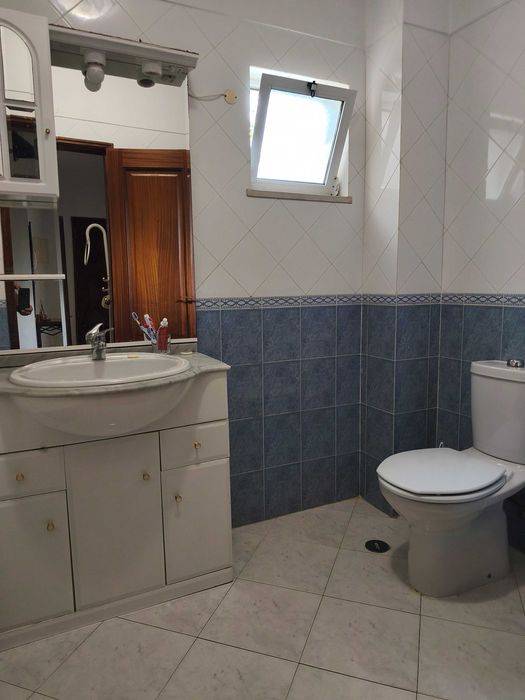 Excelente apartamento T1 com garagem e piscina em Armação de Pêra