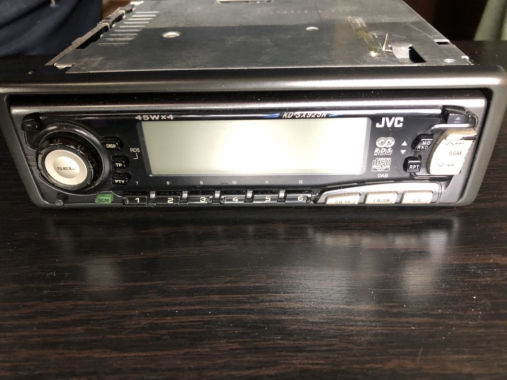Radio samochodowe JVC model KD SX 925 R z CD.