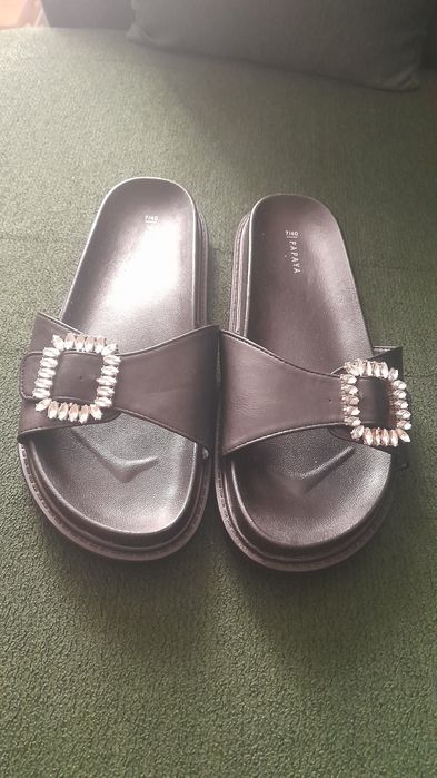 Кожаные шлёпанцы