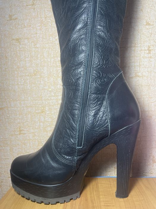 Жіночі шкіряні зимові чоботи на високих підборах | Стан ідеальний