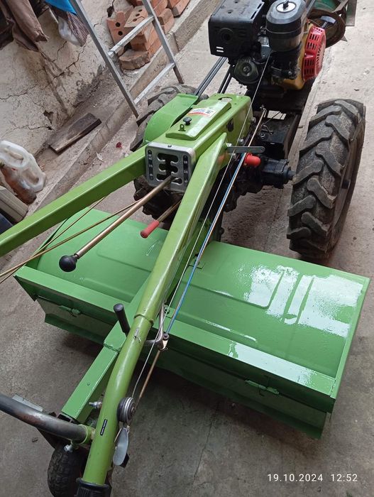 Продам бензиновий мотоблок.