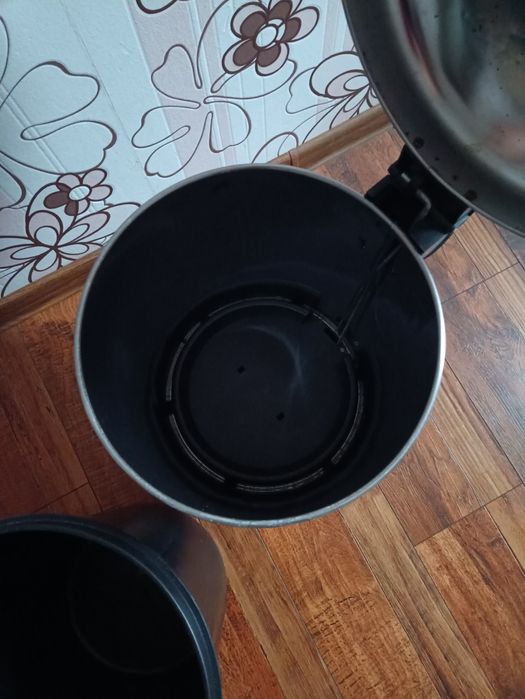 Сміттєвий бак в гарному стані