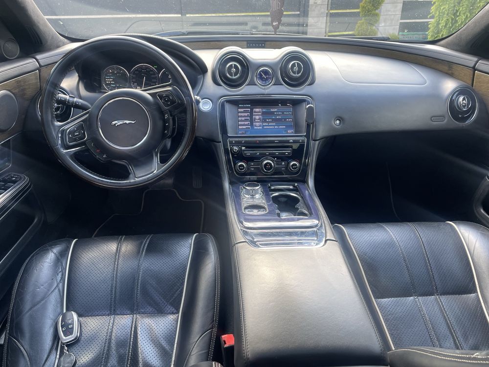Jaguar XJ x351 3.0 275km po wymianie rozrzadu alcantara led zamiana