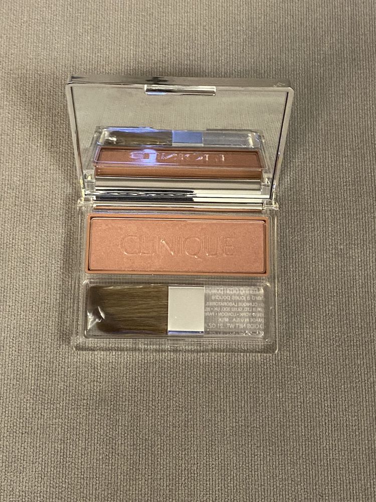 Clinique Róż Powder Blush