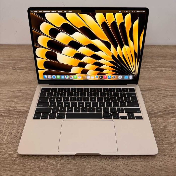 Macbook Air 13" 2025 M4 / 16Gb / SSD 256Gb акб:100% (код: M0809)