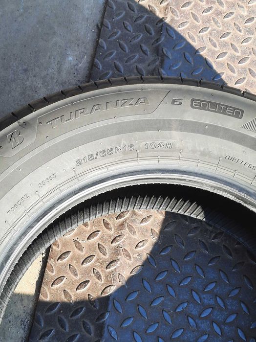 Opony letnie Bridgestone Turanza 6 ENLITEN 215/65 R16 102H – jak nowe!