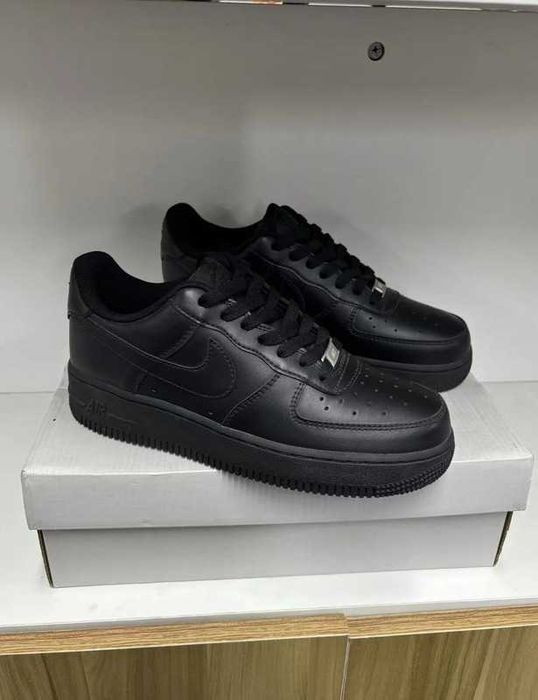 Buty koszykówki Nike Air Force 1 czarny R.45