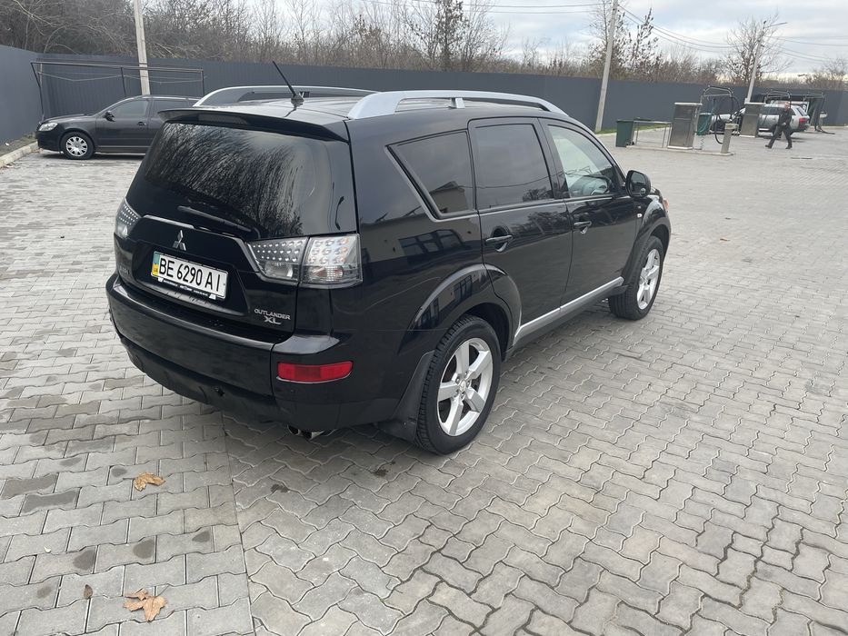 Mitsubishi Outlander 3.0 гаражне зберігання