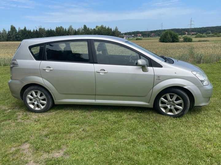 Toyota Corolla Verso 2004r.