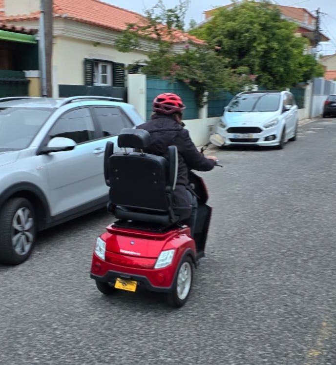 Scooter eléctrica 3 rodas