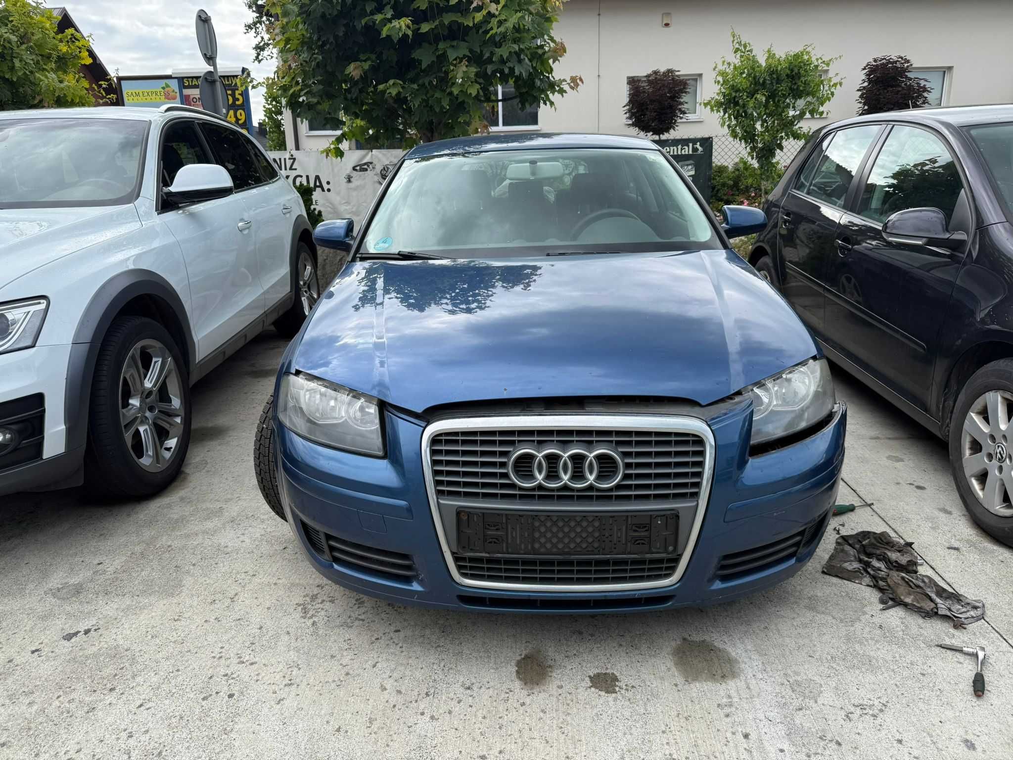 Audi A3 8P Zderzak Przod kod lakieru  LZ5C