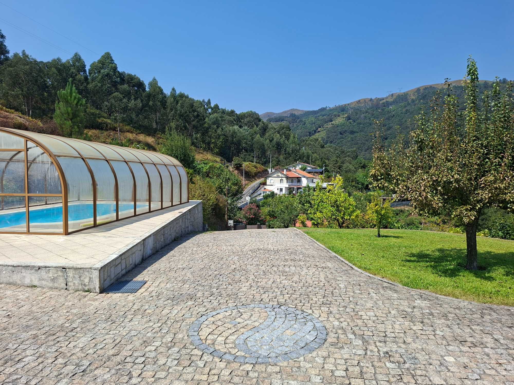 Arrenda-se Casa em local tranquilo, com natureza e conforto