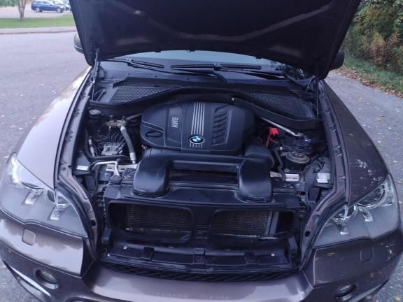 В продаже BMW x5 e70