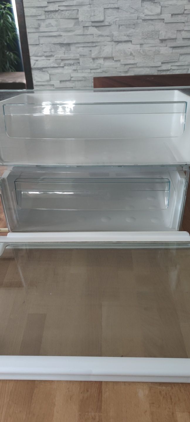Szuflady oraz półki szklane do lodowko-zamrazarki Samsung